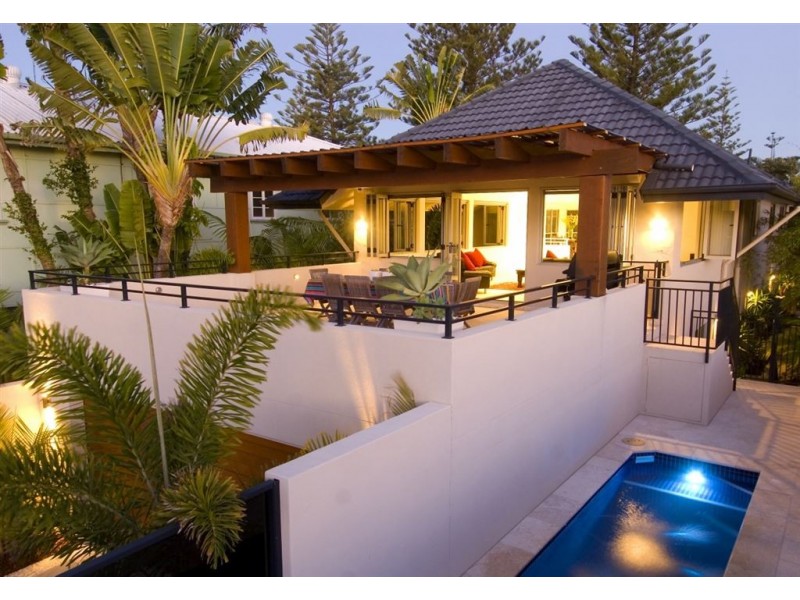 16 Ventura Road, Mermaid Beach QLD 4218