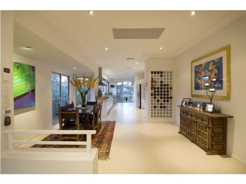 16 Ventura Road, Mermaid Beach QLD 4218