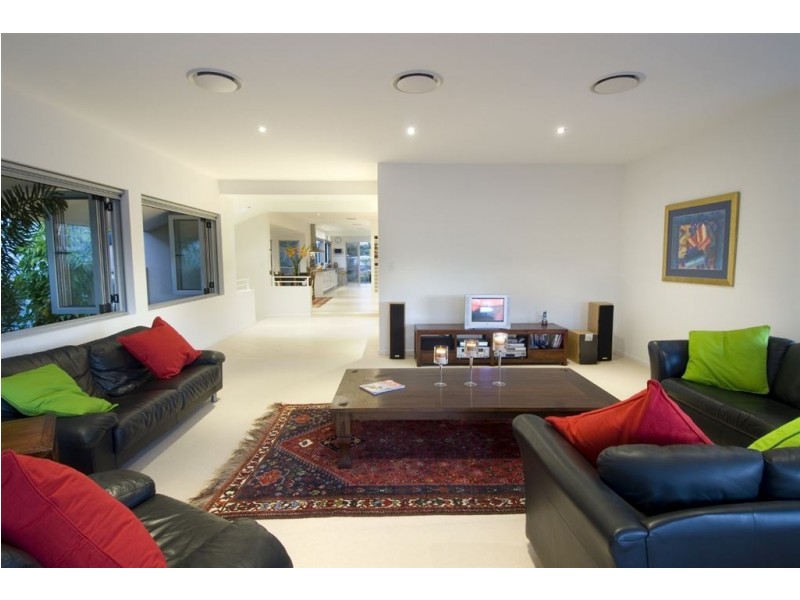 16 Ventura Road, Mermaid Beach QLD 4218