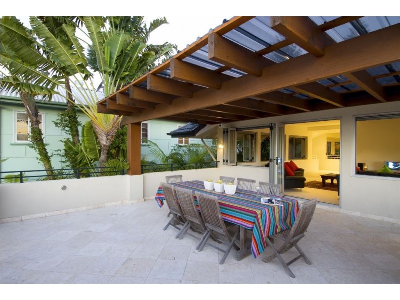 16 Ventura Road, Mermaid Beach QLD 4218