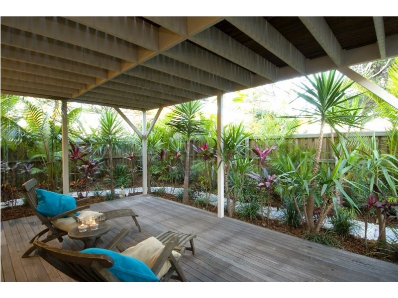 16 Ventura Road, Mermaid Beach QLD 4218