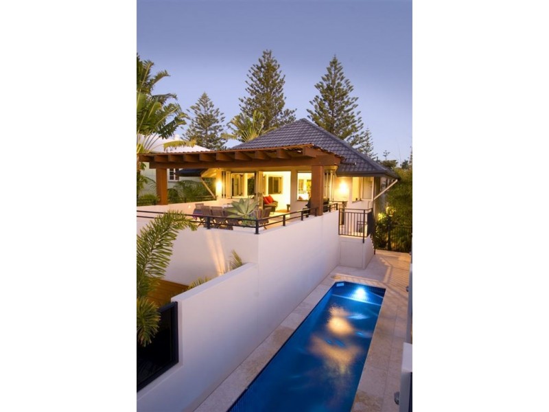 16 Ventura Road, Mermaid Beach QLD 4218