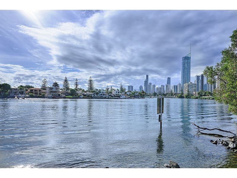 6/10 Cannes Avenue, Surfers Paradise QLD 4217