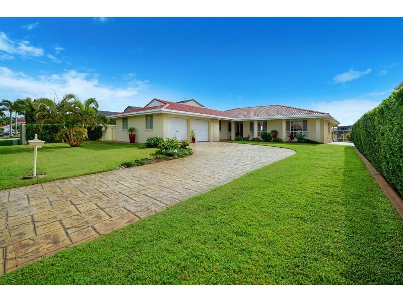 23 Namatjira Court, Broadbeach Waters QLD 4218