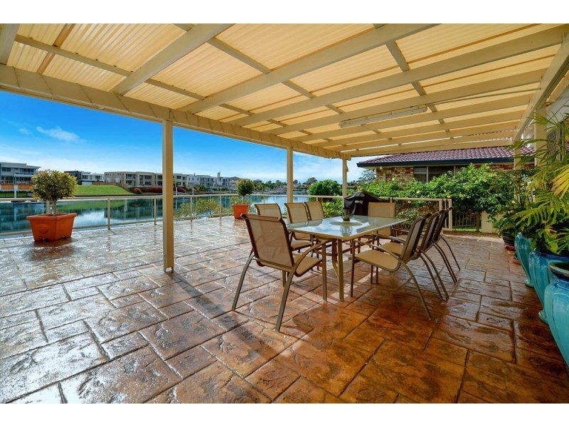 23 Namatjira Court, Broadbeach Waters QLD 4218