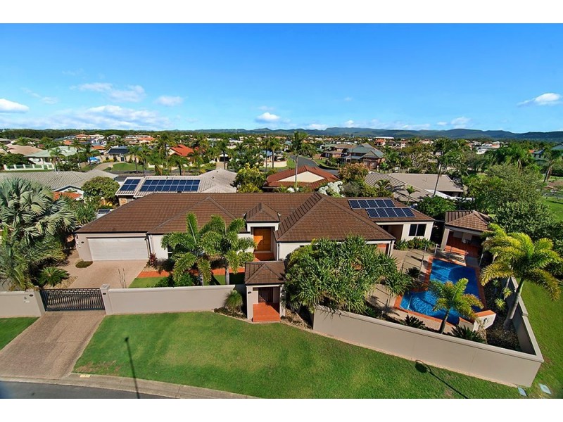 6 Montserrat Court, Clear Island Waters QLD 4226