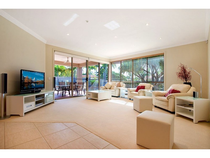 6 Montserrat Court, Clear Island Waters QLD 4226