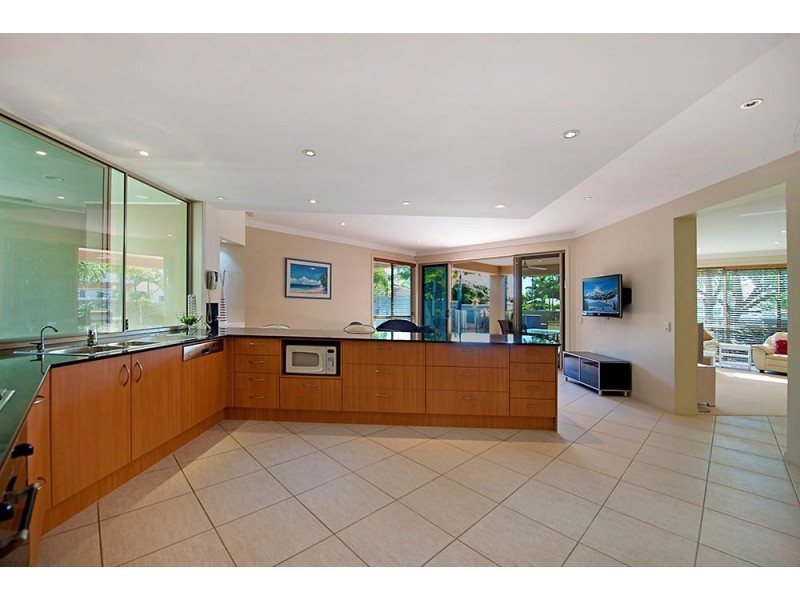 6 Montserrat Court, Clear Island Waters QLD 4226