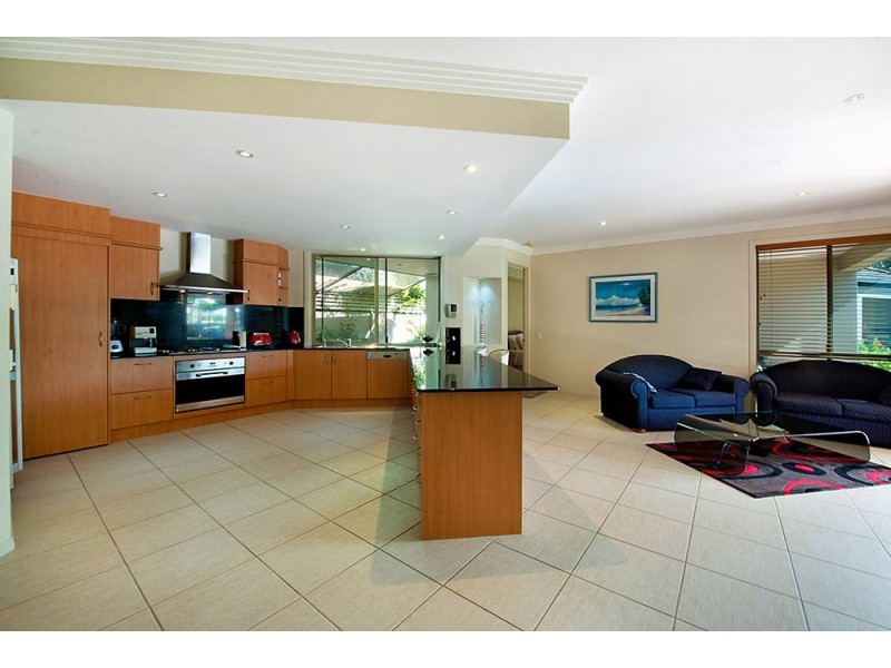 6 Montserrat Court, Clear Island Waters QLD 4226