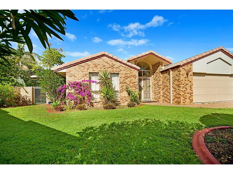 10 Cutwater Close, Clear Island Waters QLD 4226