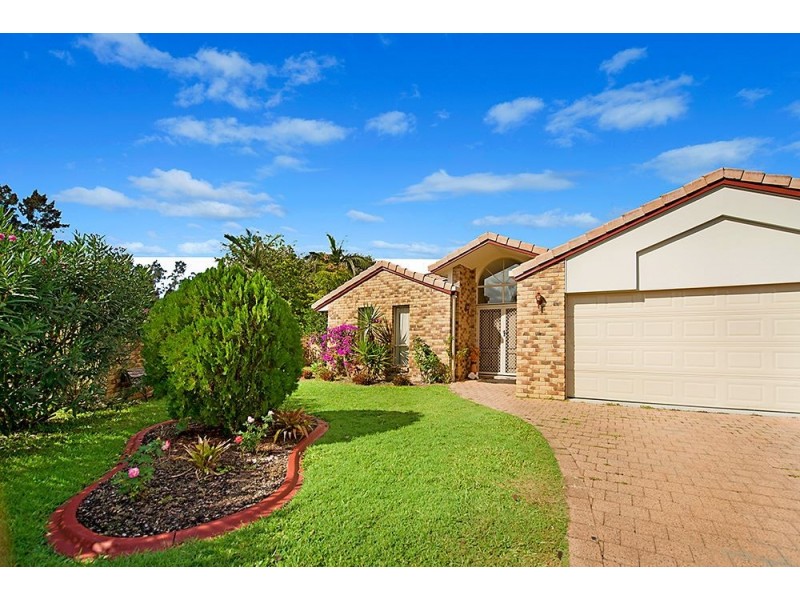 10 Cutwater Close, Clear Island Waters QLD 4226