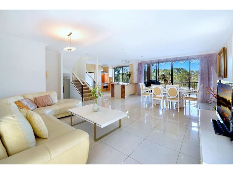 15/4 University Drive, Robina QLD 4226