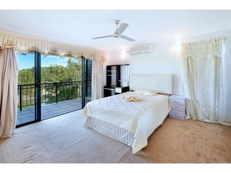 15/4 University Drive, Robina QLD 4226