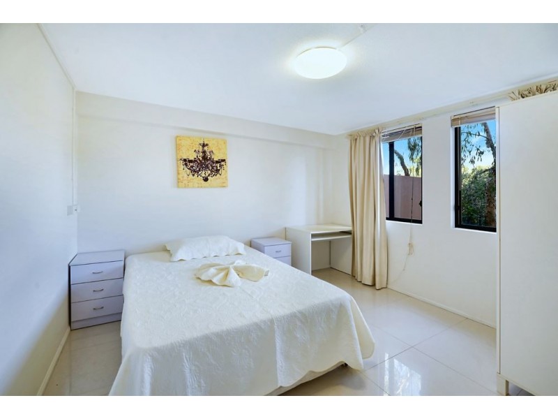 15/4 University Drive, Robina QLD 4226