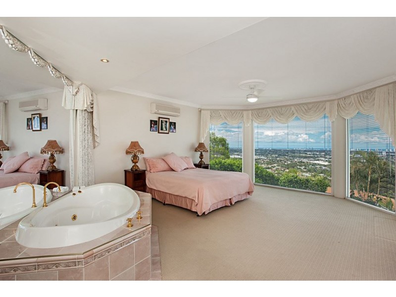 25 Moroccan Street, Highland Park QLD 4211