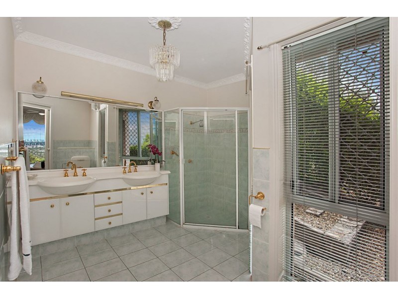 25 Moroccan Street, Highland Park QLD 4211