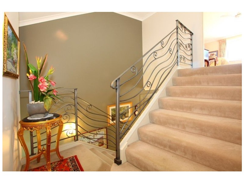 1/125 Santa Cruz Blvd, Clear Island Waters QLD 4226