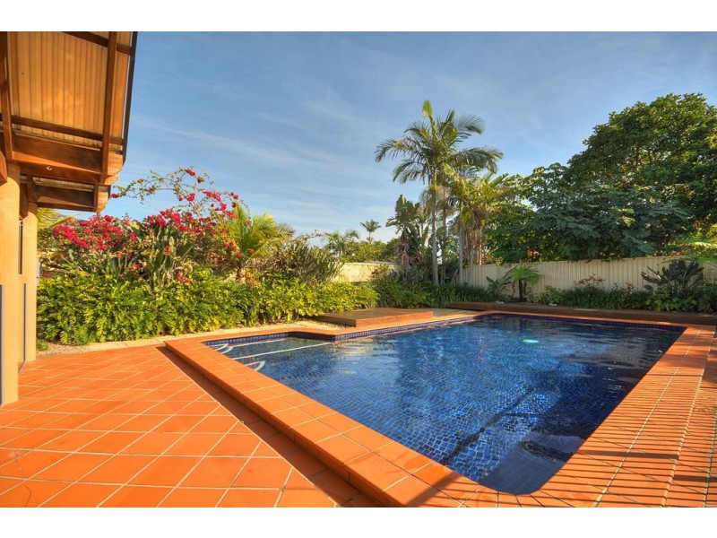 9 Babbler Court, Burleigh Waters QLD 4220
