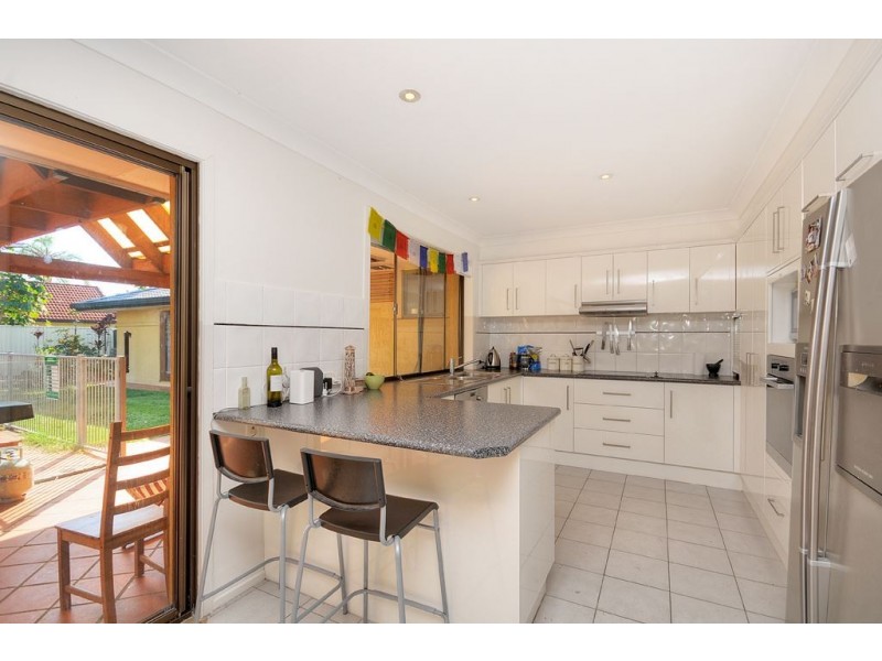 9 Babbler Court, Burleigh Waters QLD 4220