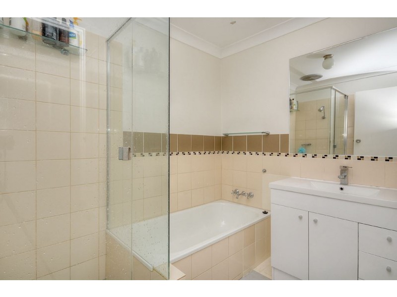9 Babbler Court, Burleigh Waters QLD 4220
