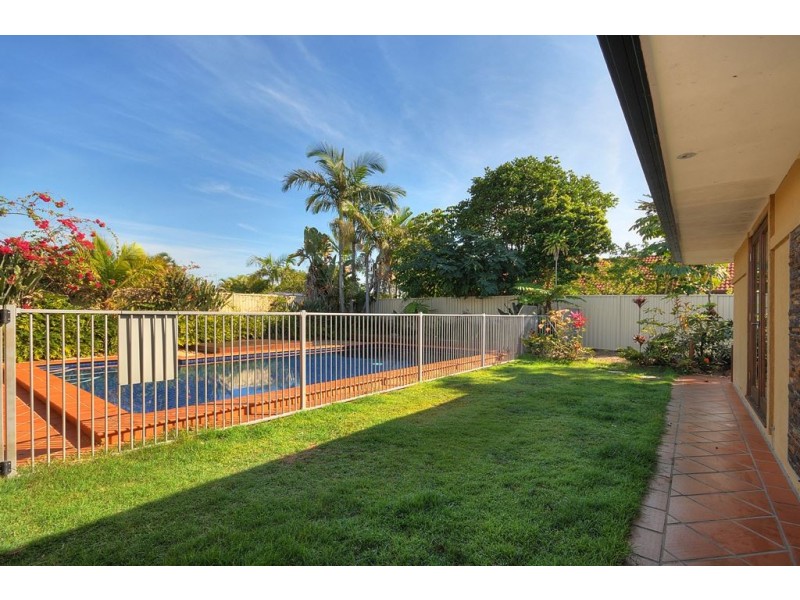 9 Babbler Court, Burleigh Waters QLD 4220