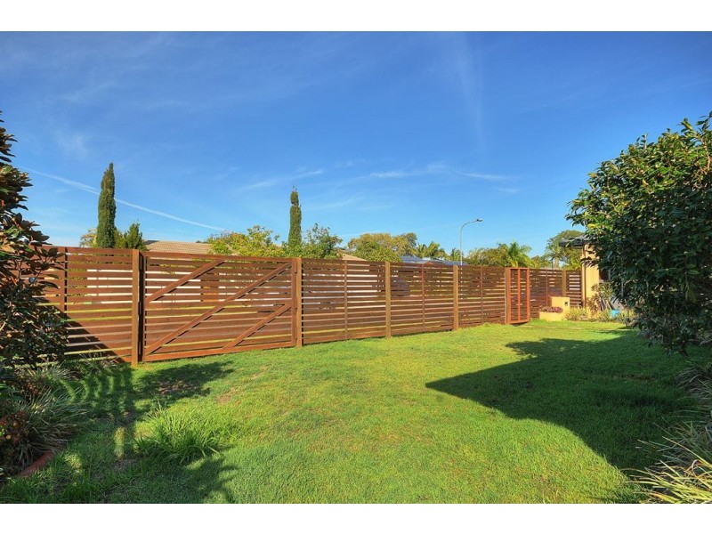 9 Babbler Court, Burleigh Waters QLD 4220