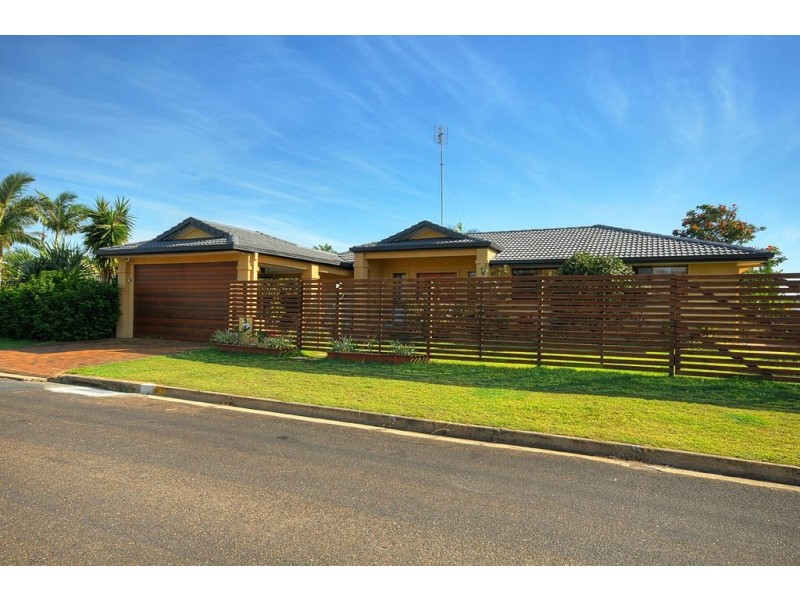 9 Babbler Court, Burleigh Waters QLD 4220