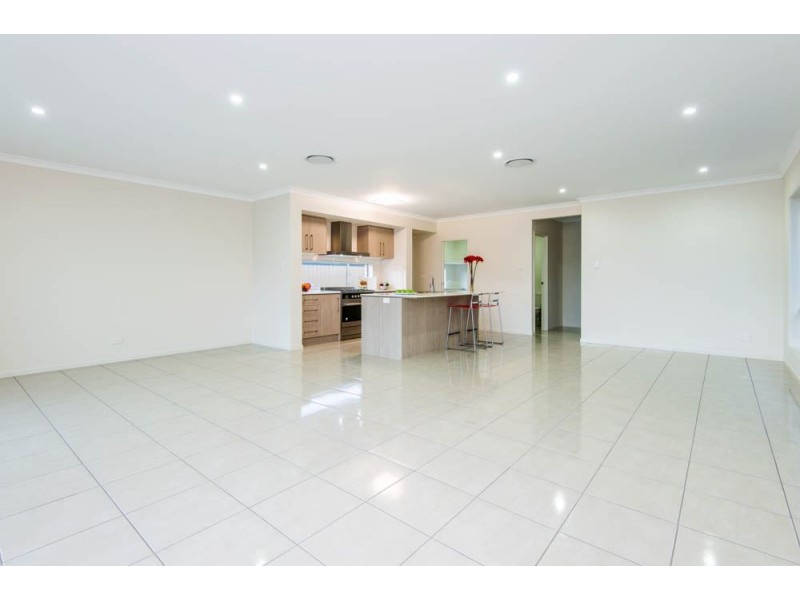 62 Harbour Rise, Hope Island QLD 4212