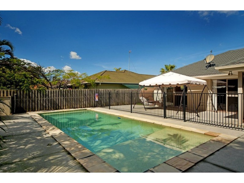 42A Sickle Avenue, Hope Island QLD 4212