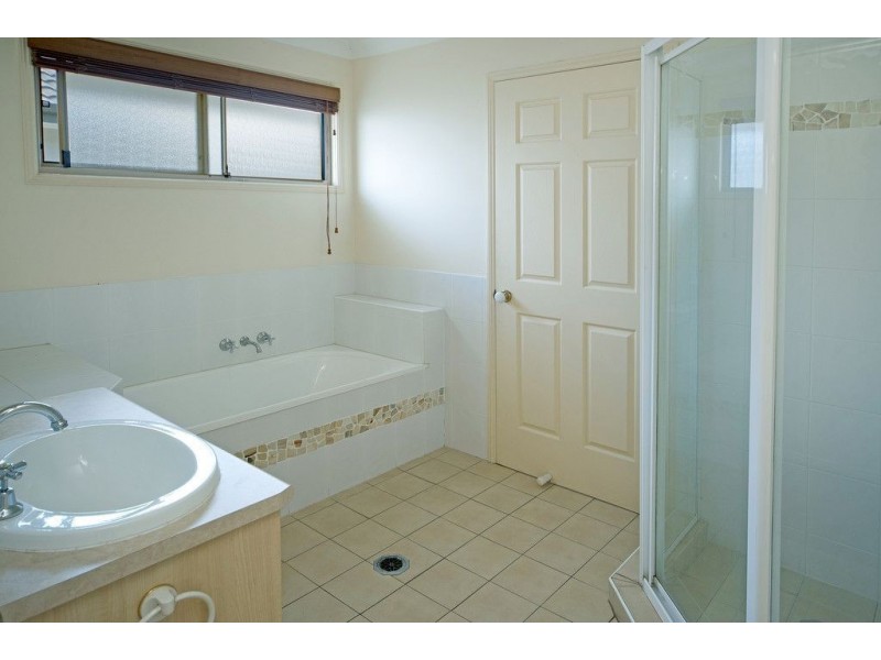 42A Sickle Avenue, Hope Island QLD 4212