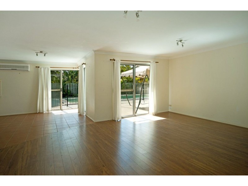 42A Sickle Avenue, Hope Island QLD 4212