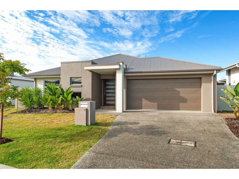 23 Galley Road, Hope Island QLD 4212