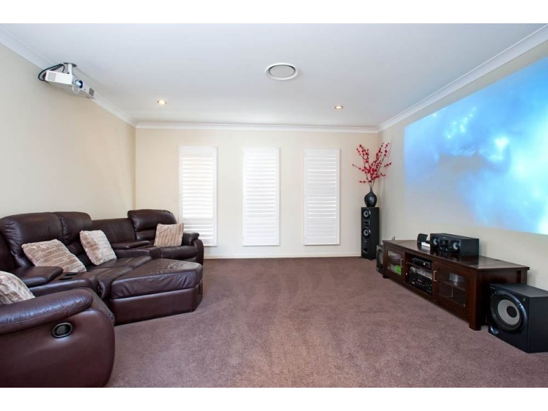 23 Galley Road, Hope Island QLD 4212