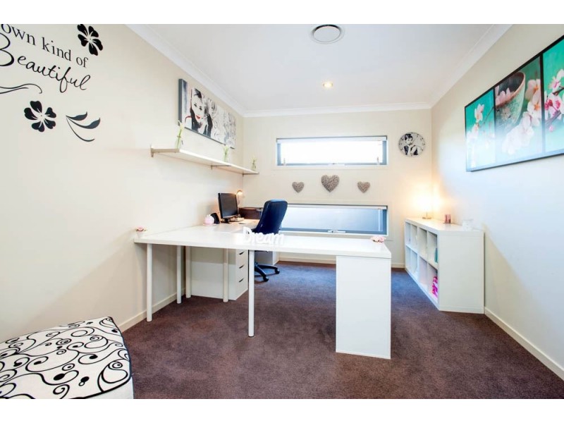 23 Galley Road, Hope Island QLD 4212