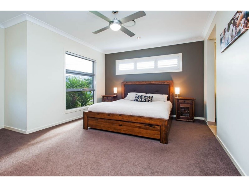 23 Galley Road, Hope Island QLD 4212