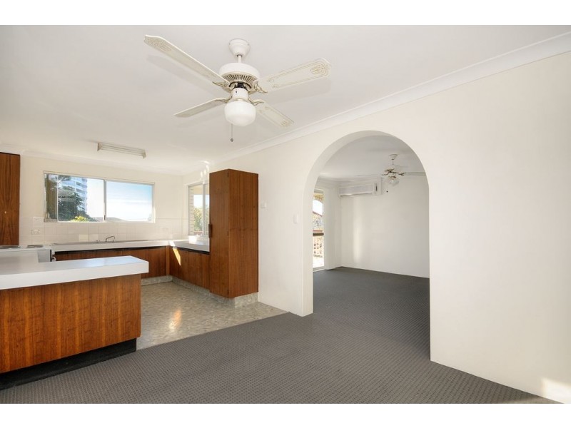 12/282 Marine Parade, Labrador QLD 4215