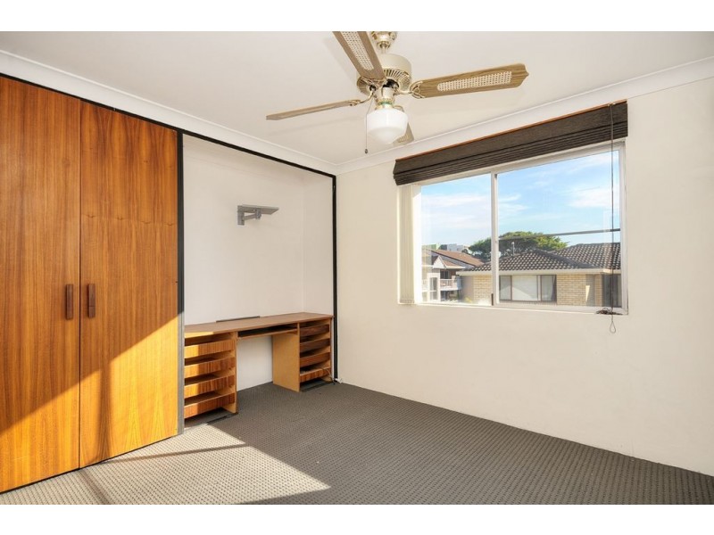 12/282 Marine Parade, Labrador QLD 4215