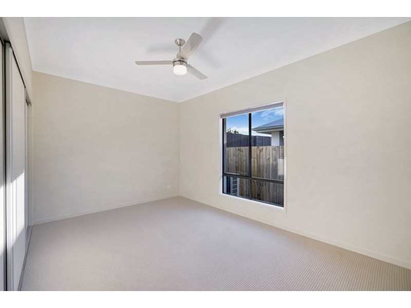 38 Azure Way, Hope Island QLD 4212