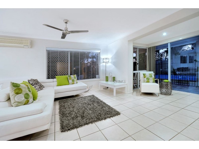 164 Monaco Street, Broadbeach Waters QLD 4218