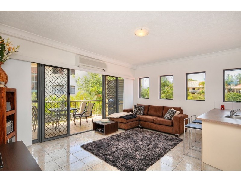 8/21 Markeri Street, Mermaid Beach QLD 4218
