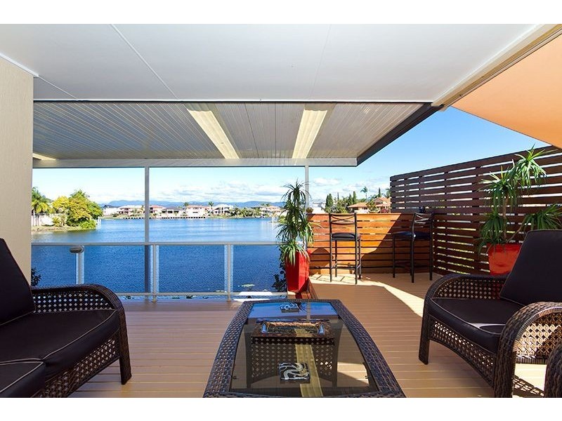 50 Santa Cruz Blvd, Clear Island Waters QLD 4226