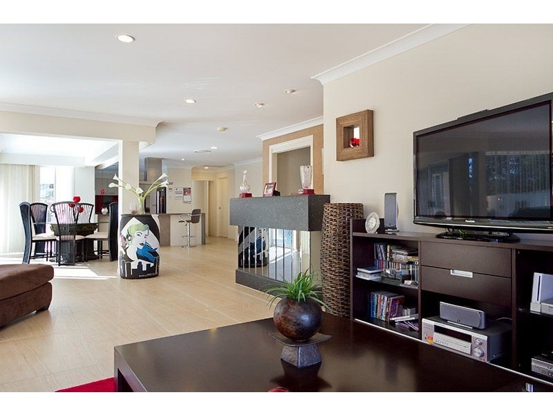 50 Santa Cruz Blvd, Clear Island Waters QLD 4226