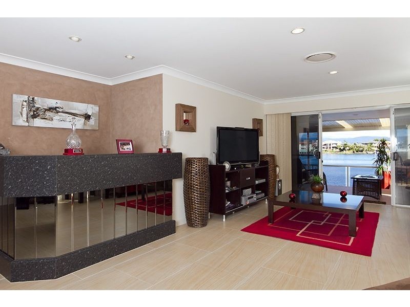 50 Santa Cruz Blvd, Clear Island Waters QLD 4226