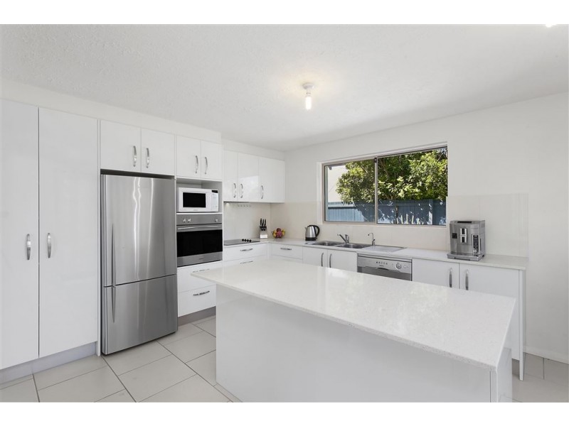 56 Avanti Street, Mermaid Waters QLD 4218