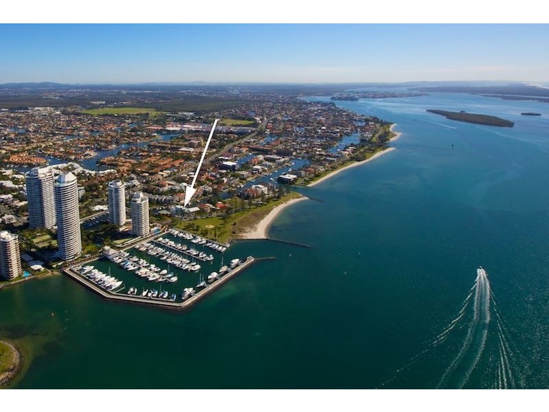 2/10 Oatland Esplanade, Runaway Bay QLD 4216
