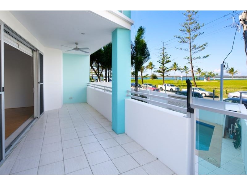 2/10 Oatland Esplanade, Runaway Bay QLD 4216