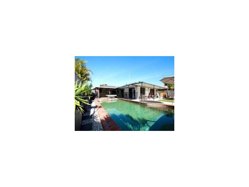 51 Bordeaux Parade, Mermaid Waters QLD 4218