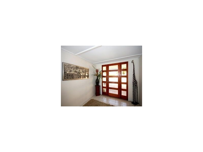 51 Bordeaux Parade, Mermaid Waters QLD 4218