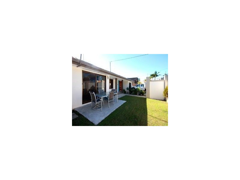 51 Bordeaux Parade, Mermaid Waters QLD 4218