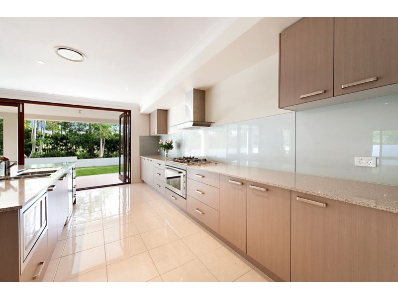 29 Canada Place, Arundel QLD 4214